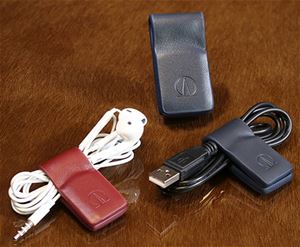 Leather MoneyClip &amp; Cable Holder Blue